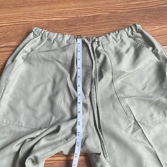 Tommy Bahama Size Small 100% Silk Tropical Floral Capri Pants New - Picture 6 of 10